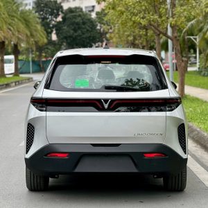 VinFast Limo Green